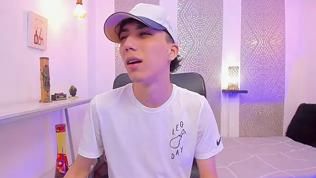 Nikolay Gregori online show from 11-21-25, 04:22