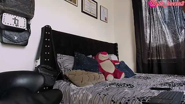 Snapshot of Pantera_black_21 chatting on 11-08-25, 06:07 Pantera black 21 online show from 11-08-25, 06:07