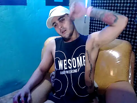 Snapshot of xxxxhotxoxo chatting on 12-17-24, 10:12 xxxxhotxoxo online show from 12-17-24, 10:12