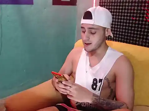 Snapshot of xxxxhotxoxo chatting on 12-20-24, 06:13 xxxxhotxoxo online show from 12-20-24, 06:13