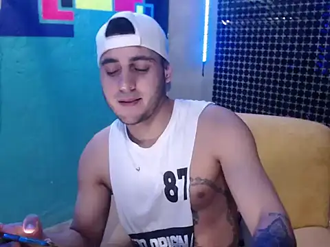 Snapshot of xxxxhotxoxo chatting on 12-20-24, 09:17 xxxxhotxoxo online show from 12-20-24, 09:17