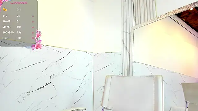 Snapshot of cherrywelll chatting on 01-21-25, 05:27 cherrywelll online show from 01-21-25, 05:27