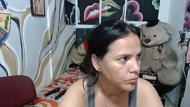 Snapshot of manzanahot9 chatting on 02-27-26, 01:55 manzanahot9 online show from 02-27-26, 01:55