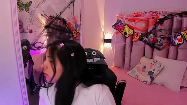 Snapshot of NikyBrookss chatting on 10-18-25, 09:43 NikyBrookss online show from 10-18-25, 09:43