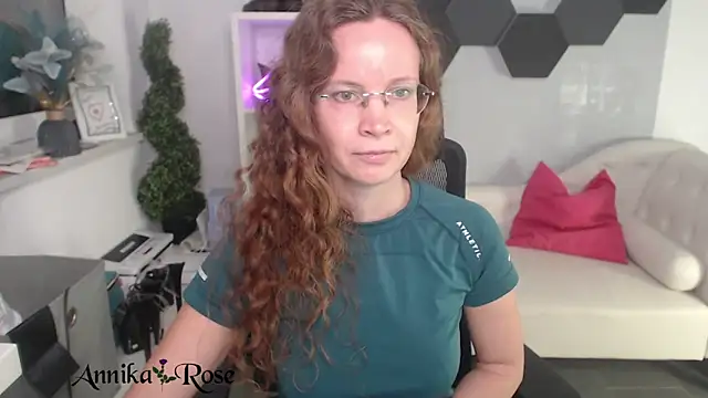 Snapshot of AnnikaRose chatting on 01-24-25, 08:43 AnnikaRose online show from 01-24-25, 08:43