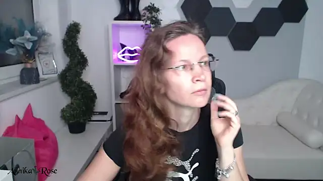 Snapshot of AnnikaRose chatting on 03-01-25, 12:12 AnnikaRose online show from 03-01-25, 12:12