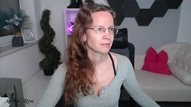 Snapshot of AnnikaRose chatting on 03-21-25, 08:08 AnnikaRose online show from 03-21-25, 08:08
