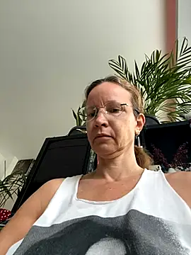 Snapshot of AnnikaRose chatting on 09-10-25, 05:40 AnnikaRose online show from 09-10-25, 05:40