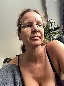 Snapshot of AnnikaRose chatting on 09-17-25, 11:23 AnnikaRose online show from 09-17-25, 11:23