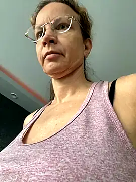 Snapshot of AnnikaRose chatting on 09-23-25, 05:43 AnnikaRose online show from 09-23-25, 05:43