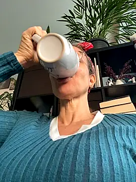 Snapshot of AnnikaRose chatting on 09-25-25, 05:44 AnnikaRose online show from 09-25-25, 05:44