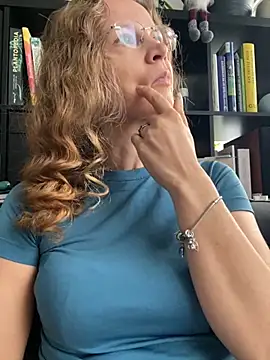 Snapshot of AnnikaRose chatting on 10-01-25, 06:19 AnnikaRose online show from 10-01-25, 06:19