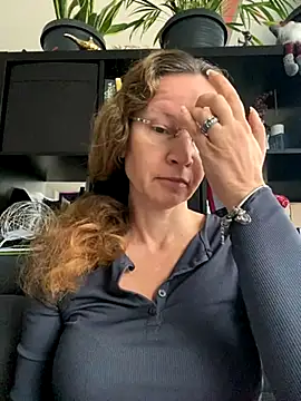 Snapshot of AnnikaRose chatting on 10-07-25, 06:10 AnnikaRose online show from 10-07-25, 06:10