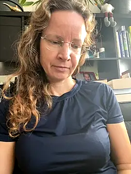 Snapshot of AnnikaRose chatting on 10-22-25, 07:30 AnnikaRose online show from 10-22-25, 07:30