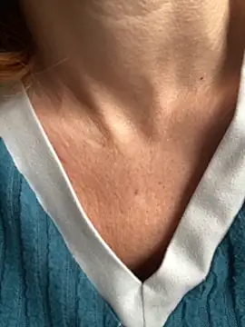 Snapshot of AnnikaRose chatting on 10-23-25, 07:07 AnnikaRose online show from 10-23-25, 07:07