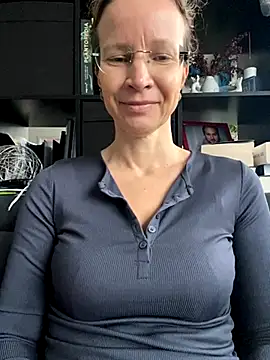 Snapshot of AnnikaRose chatting on 10-24-25, 07:05 AnnikaRose online show from 10-24-25, 07:05