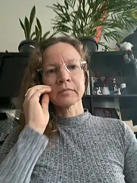 Snapshot of AnnikaRose chatting on 11-18-25, 06:40 AnnikaRose online show from 11-18-25, 06:40