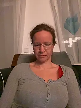 Snapshot of AnnikaRose chatting on 11-21-25, 06:45 AnnikaRose online show from 11-21-25, 06:45