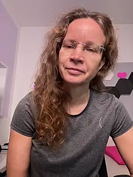 Snapshot of AnnikaRose chatting on 12-19-25, 06:42 AnnikaRose online show from 12-19-25, 06:42