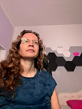 Snapshot of AnnikaRose chatting on 12-23-25, 04:43 AnnikaRose online show from 12-23-25, 04:43