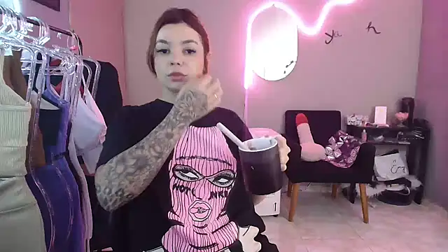 HotRuiva online show from 12-27-24, 01:50