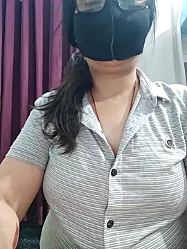 Aishwaryaa 69 online show from 04-18-26, 02:37