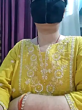 Aishwaryaa 69 online show from 05-26-26, 02:40
