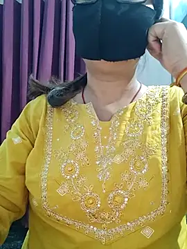 Snapshot of Aishwaryaa_69 chatting on 06-25-26, 10:20 Aishwaryaa 69 online show from 06-25-26, 10:20