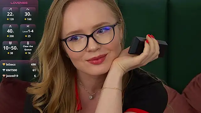 Snapshot of Chloe_Richardson chatting on 02-27-25, 04:32 Chloe Richardson online show from 02-27-25, 04:32