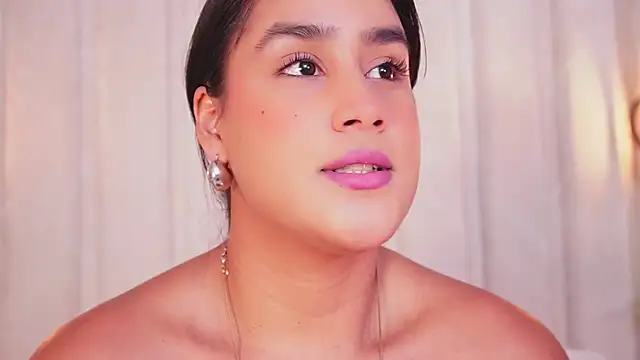 Snapshot of bonniekim_ chatting on 09-13-25, 10:09 bonniekim online show from 09-13-25, 10:09