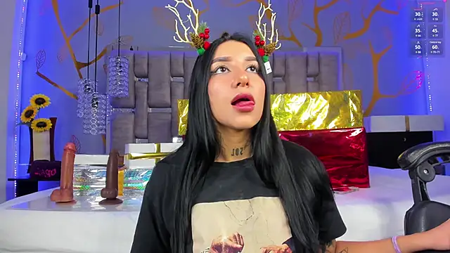 Snapshot of Leiaa_ chatting on 12-18-24, 03:15 Leiaa online show from 12-18-24, 03:15