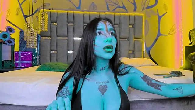 Snapshot of Leiaa_ chatting on 12-28-24, 10:25 Leiaa online show from 12-28-24, 10:25