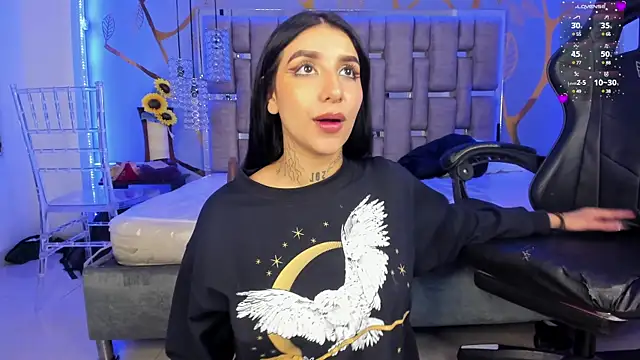 Snapshot of Leiaa_ chatting on 01-05-25, 09:05 Leiaa online show from 01-05-25, 09:05