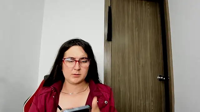 Sweet-Suck69 online show from 03-05-25, 06:44