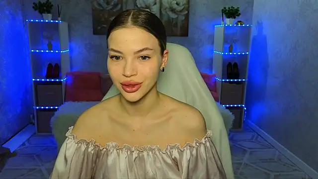 EmmyMills online show from 02-06-26, 10:57