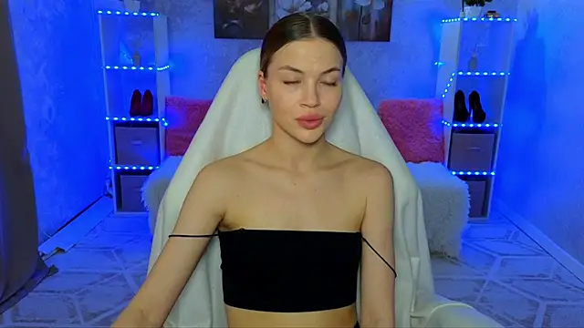 EmmyMills online show from 02-08-26, 09:34