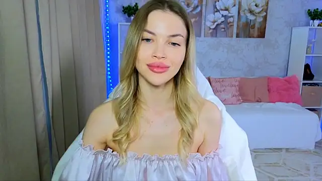 EmmyMills online show from 03-25-26, 09:32