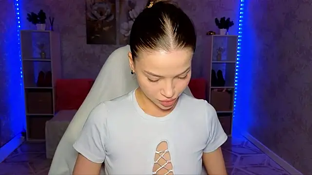 EmmyMills online show from 05-24-26, 09:42