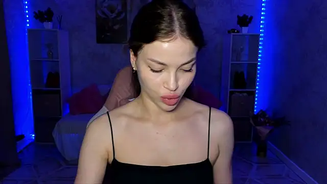 Snapshot of EmmyMills chatting on 06-23-26, 11:58 EmmyMills online show from 06-23-26, 11:58