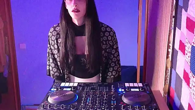 MemiKouki online show from 03-15-25, 07:48