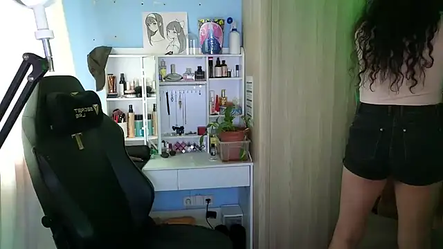 MemiKouki online show from 10-14-25, 03:13