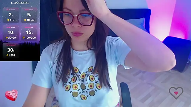 SharonR1 online show from 04-10-26, 10:47