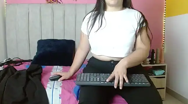 Snapshot of monickhot303av chatting on 01-17-25, 03:34 monickhot303av online show from 01-17-25, 03:34