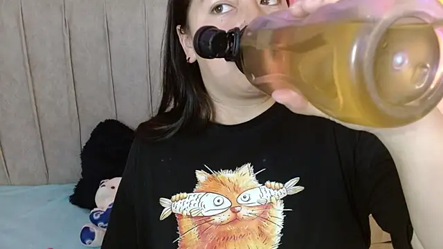 Snapshot of monickhot303av chatting on 11-22-25, 04:22 monickhot303av online show from 11-22-25, 04:22