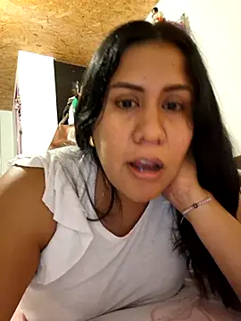 Snapshot of KasiaVenus_ chatting on 10-21-25, 01:06 KasiaVenus online show from 10-21-25, 01:06