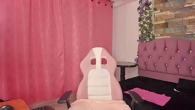 elizabeth mature23 online show from 12-03-24, 01:43