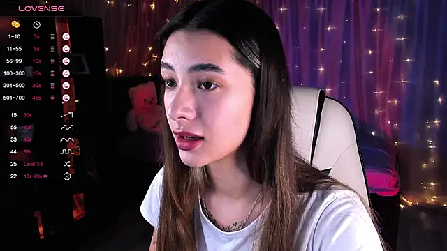 Snapshot of DarlaLike chatting on 12-28-24, 04:41 DarlaLike online show from 12-28-24, 04:41