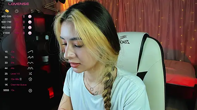 Snapshot of DarlaLike chatting on 02-23-25, 05:23 DarlaLike online show from 02-23-25, 05:23