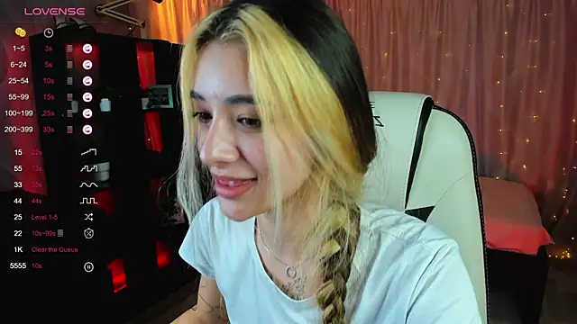 Snapshot of DarlaLike chatting on 02-23-25, 08:28 DarlaLike online show from 02-23-25, 08:28