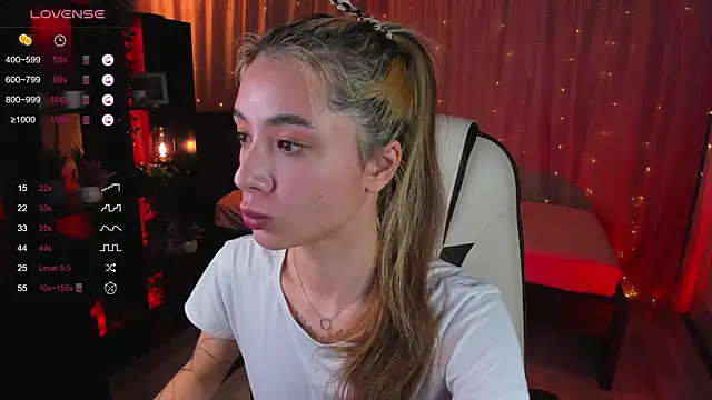 Snapshot of DarlaLike chatting on 02-28-25, 04:21 DarlaLike online show from 02-28-25, 04:21